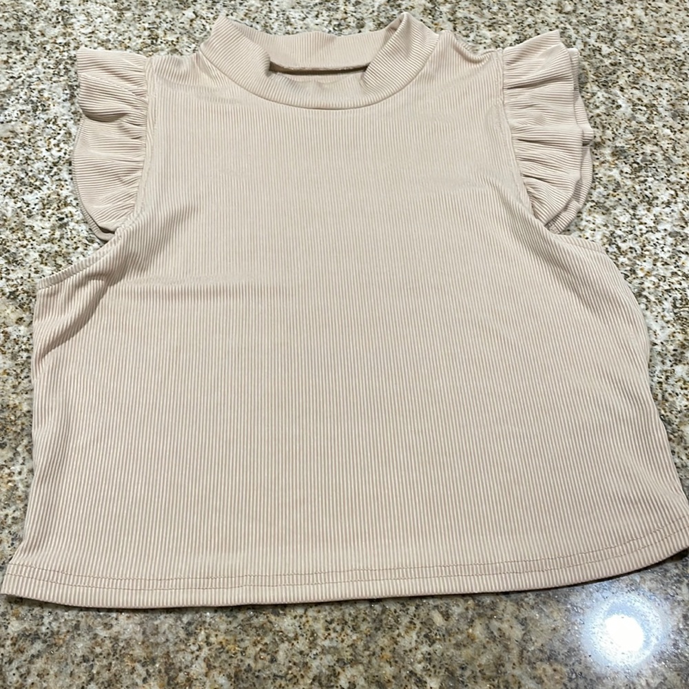 Cropped ruffle sleeved top